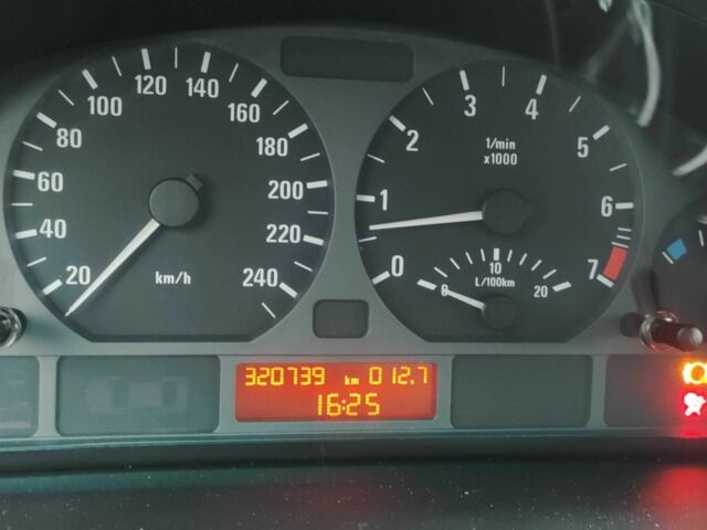 Сірий БМВ 3 Серія, об'ємом двигуна 1.8 л та пробігом 321 тис. км за 4800 $, фото 7 на Automoto.ua