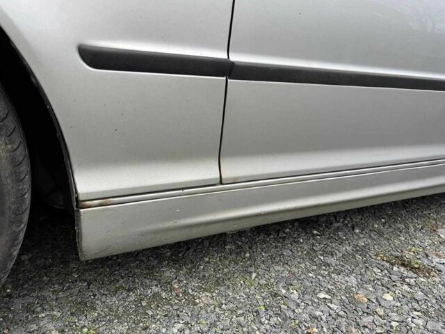 Серый БМВ 3 Серия, объемом двигателя 2 л и пробегом 300 тыс. км за 4666 $, фото 12 на Automoto.ua