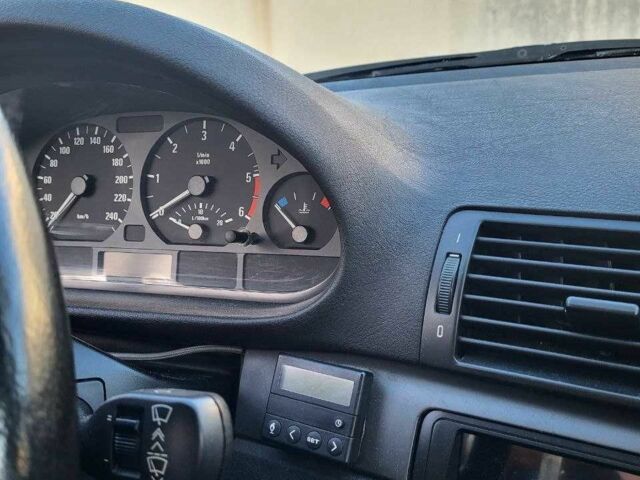 Серый БМВ 3 Серия, объемом двигателя 2 л и пробегом 300 тыс. км за 4666 $, фото 13 на Automoto.ua