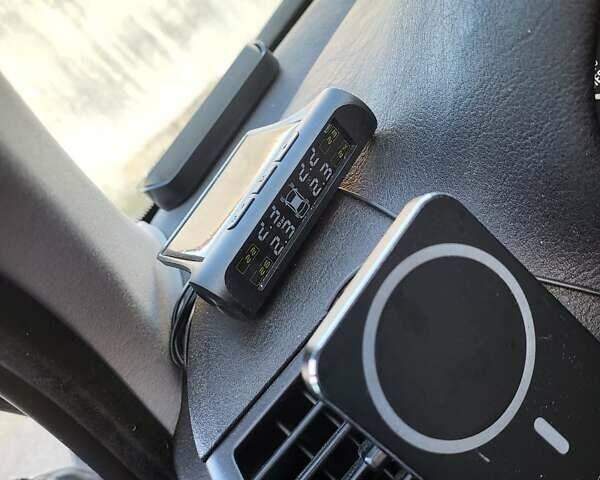 Сірий БМВ 3 Серія, об'ємом двигуна 2 л та пробігом 297 тис. км за 4670 $, фото 21 на Automoto.ua