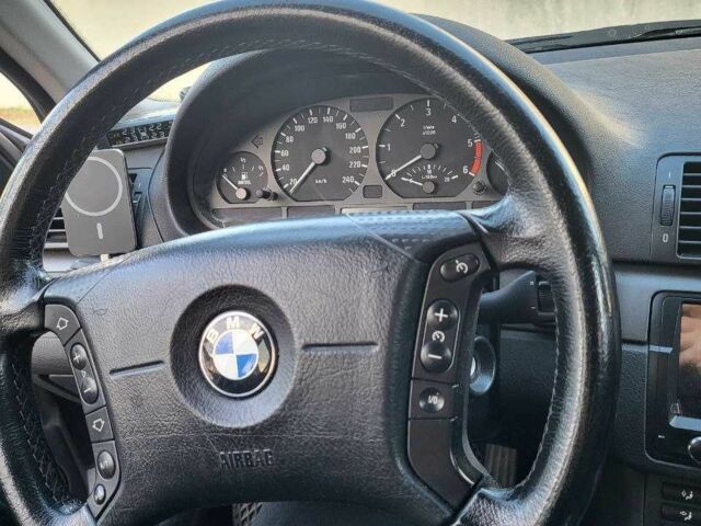 Серый БМВ 3 Серия, объемом двигателя 2 л и пробегом 300 тыс. км за 4666 $, фото 5 на Automoto.ua