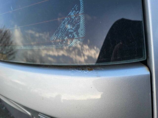 Серый БМВ 3 Серия, объемом двигателя 2 л и пробегом 300 тыс. км за 4666 $, фото 3 на Automoto.ua