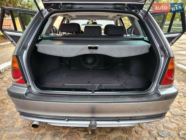 Серый БМВ 3 Серия, объемом двигателя 1.8 л и пробегом 211 тыс. км за 5500 $, фото 23 на Automoto.ua