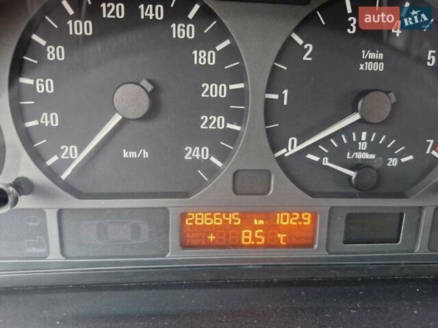 Серый БМВ 3 Серия, объемом двигателя 2 л и пробегом 286 тыс. км за 4800 $, фото 12 на Automoto.ua