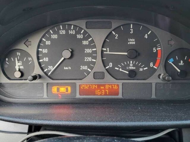 Серый БМВ 3 Серия, объемом двигателя 2 л и пробегом 300 тыс. км за 4666 $, фото 7 на Automoto.ua