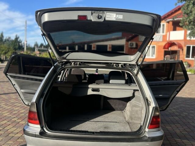 Серый БМВ 3 Серия, объемом двигателя 2 л и пробегом 410 тыс. км за 4400 $, фото 10 на Automoto.ua