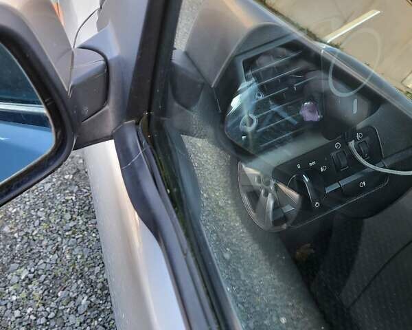 Сірий БМВ 3 Серія, об'ємом двигуна 2 л та пробігом 297 тис. км за 4670 $, фото 10 на Automoto.ua