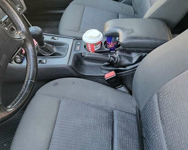 Сірий БМВ 3 Серія, об'ємом двигуна 2 л та пробігом 297 тис. км за 4670 $, фото 22 на Automoto.ua