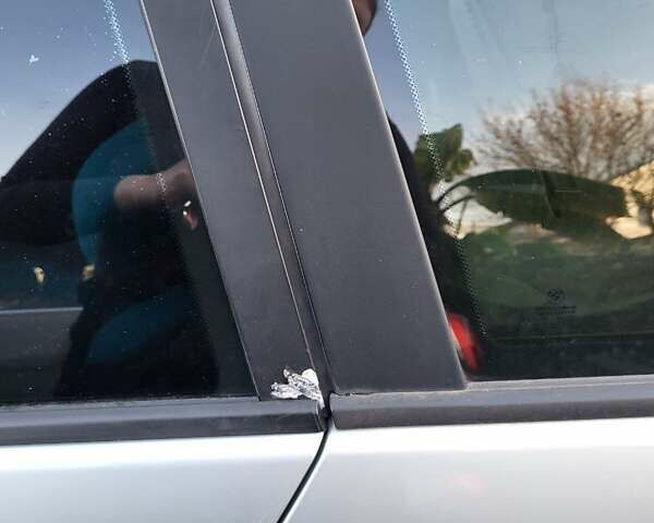 Сірий БМВ 3 Серія, об'ємом двигуна 2 л та пробігом 297 тис. км за 4670 $, фото 9 на Automoto.ua