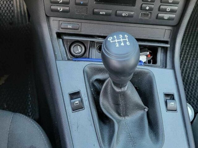 Серый БМВ 3 Серия, объемом двигателя 2 л и пробегом 300 тыс. км за 4666 $, фото 9 на Automoto.ua