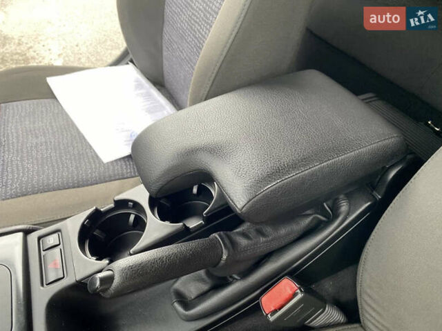 Серый БМВ 3 Серия, объемом двигателя 2 л и пробегом 351 тыс. км за 6200 $, фото 16 на Automoto.ua