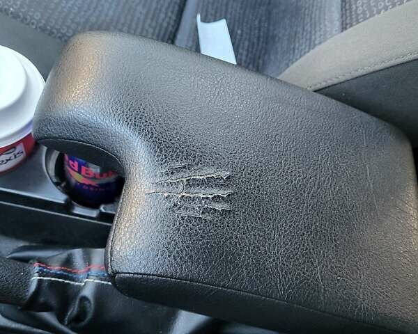 Сірий БМВ 3 Серія, об'ємом двигуна 2 л та пробігом 297 тис. км за 4670 $, фото 16 на Automoto.ua