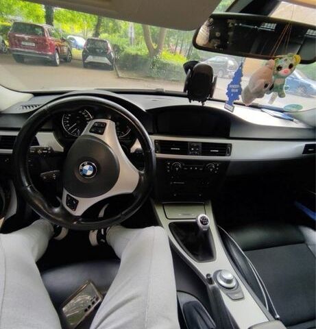 Серый БМВ 3 Серия, объемом двигателя 2 л и пробегом 200 тыс. км за 10000 $, фото 6 на Automoto.ua