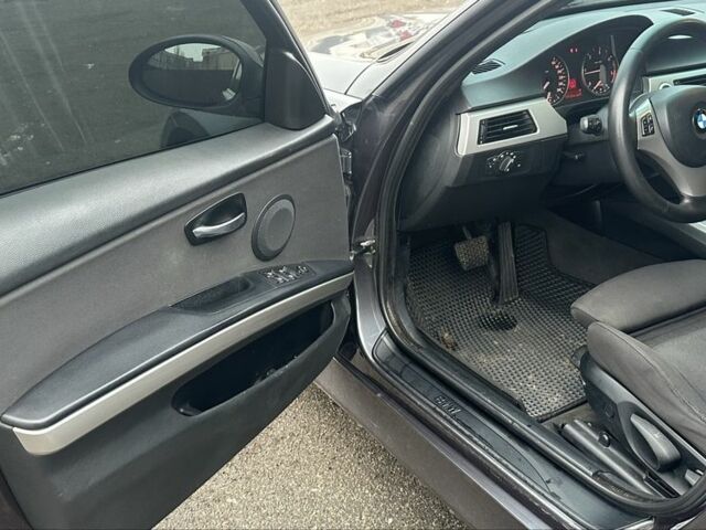 Серый БМВ 3 Серия, объемом двигателя 2 л и пробегом 380 тыс. км за 7200 $, фото 8 на Automoto.ua