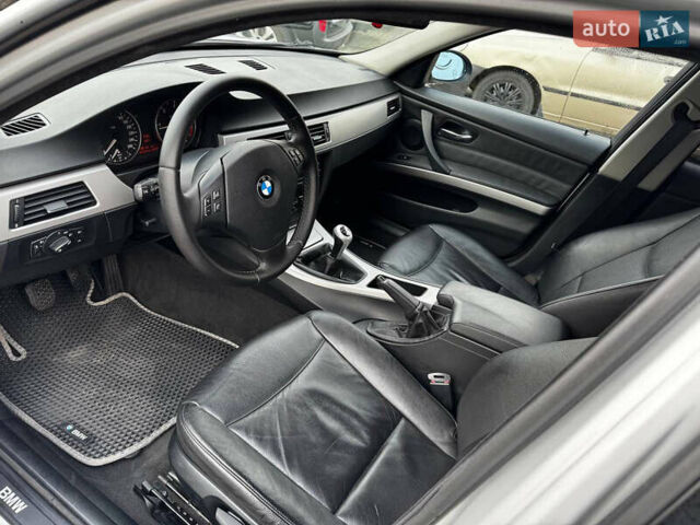 Серый БМВ 3 Серия, объемом двигателя 2 л и пробегом 303 тыс. км за 6700 $, фото 6 на Automoto.ua