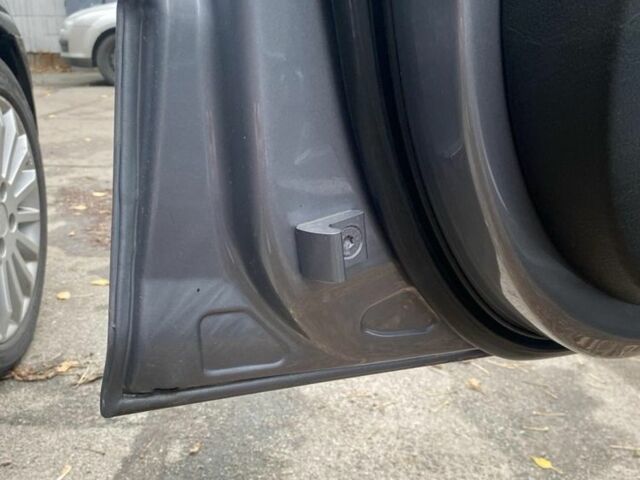 Серый БМВ 3 Серия, объемом двигателя 2.2 л и пробегом 300 тыс. км за 6000 $, фото 3 на Automoto.ua