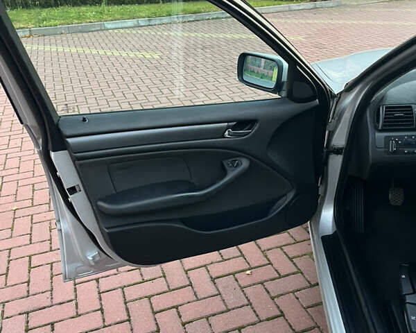 Сірий БМВ 3 Серія, об'ємом двигуна 1.8 л та пробігом 196 тис. км за 3900 $, фото 14 на Automoto.ua