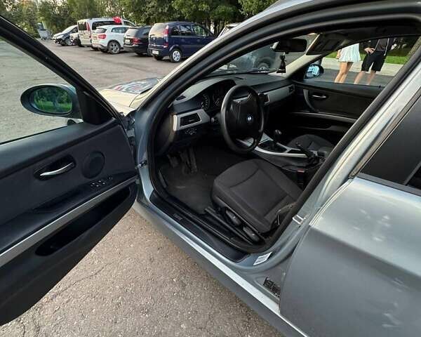 Серый БМВ 3 Серия, объемом двигателя 2 л и пробегом 263 тыс. км за 6500 $, фото 26 на Automoto.ua