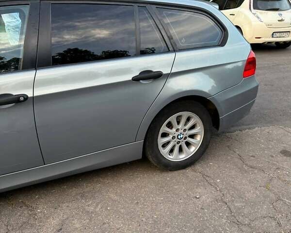 Серый БМВ 3 Серия, объемом двигателя 2 л и пробегом 263 тыс. км за 6500 $, фото 14 на Automoto.ua