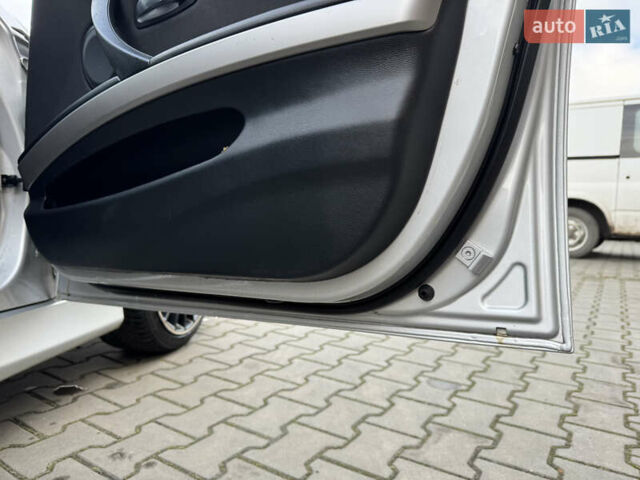 Серый БМВ 3 Серия, объемом двигателя 2 л и пробегом 266 тыс. км за 7100 $, фото 10 на Automoto.ua