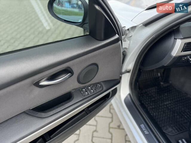 Серый БМВ 3 Серия, объемом двигателя 2 л и пробегом 266 тыс. км за 7100 $, фото 27 на Automoto.ua