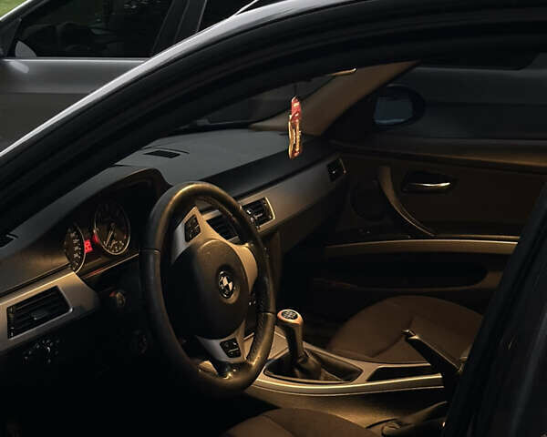 Серый БМВ 3 Серия, объемом двигателя 2 л и пробегом 275 тыс. км за 7300 $, фото 13 на Automoto.ua