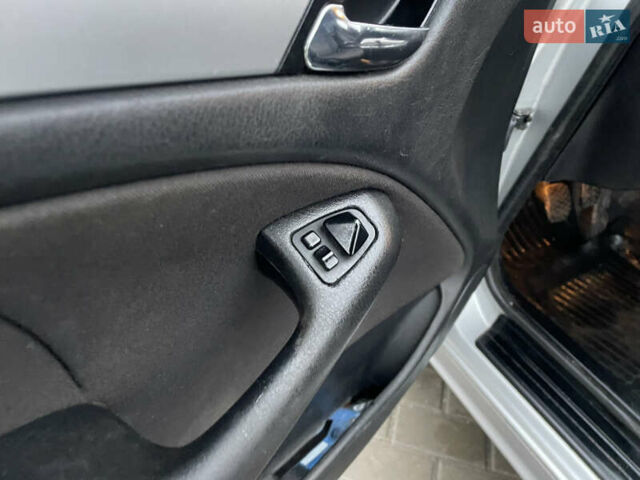 Серый БМВ 3 Серия, объемом двигателя 1.8 л и пробегом 228 тыс. км за 4499 $, фото 16 на Automoto.ua