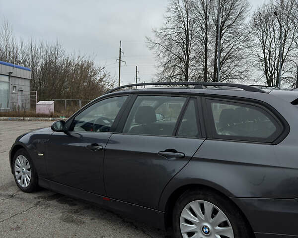 Сірий БМВ 3 Серія, об'ємом двигуна 2 л та пробігом 241 тис. км за 5400 $, фото 1 на Automoto.ua
