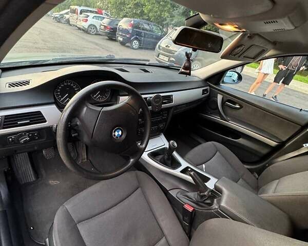 Серый БМВ 3 Серия, объемом двигателя 2 л и пробегом 263 тыс. км за 6500 $, фото 21 на Automoto.ua