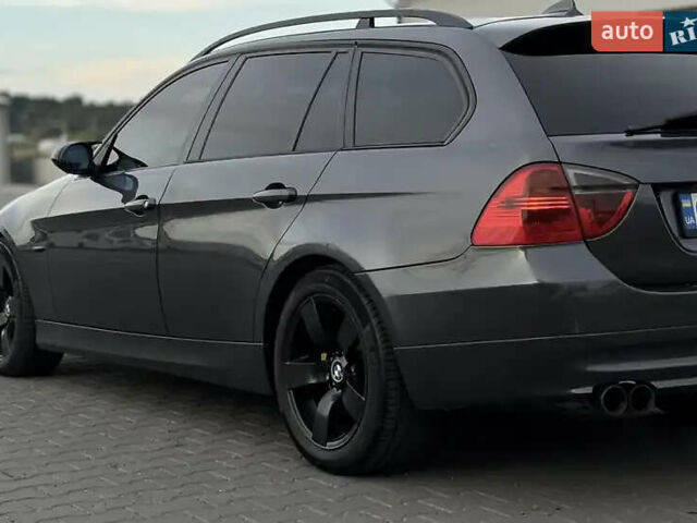 Сірий БМВ 3 Серія, об'ємом двигуна 2.99 л та пробігом 358 тис. км за 9700 $, фото 3 на Automoto.ua