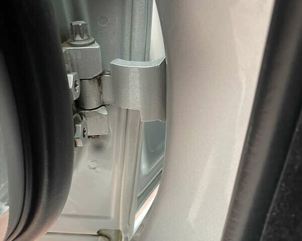 Серый БМВ 3 Серия, объемом двигателя 2 л и пробегом 298 тыс. км за 5300 $, фото 56 на Automoto.ua