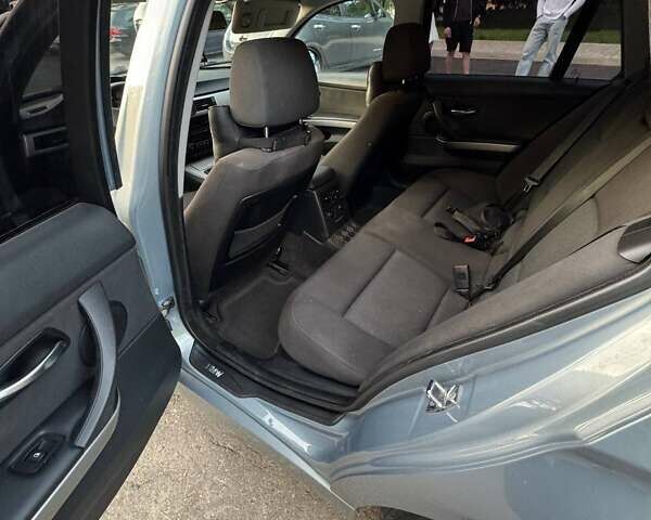 Серый БМВ 3 Серия, объемом двигателя 2 л и пробегом 263 тыс. км за 6500 $, фото 30 на Automoto.ua