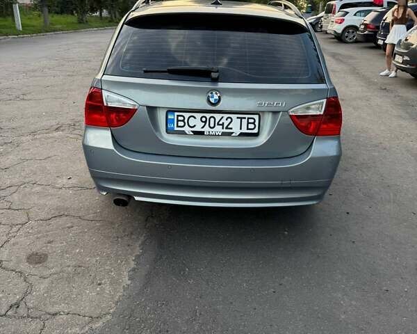 Серый БМВ 3 Серия, объемом двигателя 2 л и пробегом 263 тыс. км за 6500 $, фото 12 на Automoto.ua