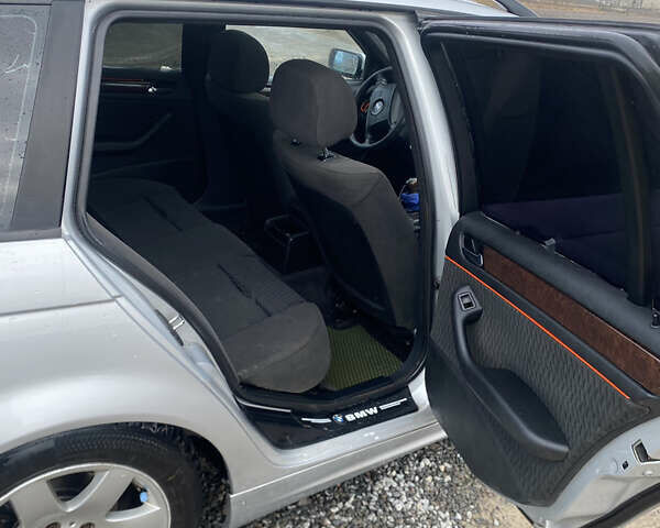 Сірий БМВ 3 Серія, об'ємом двигуна 2 л та пробігом 386 тис. км за 2200 $, фото 4 на Automoto.ua