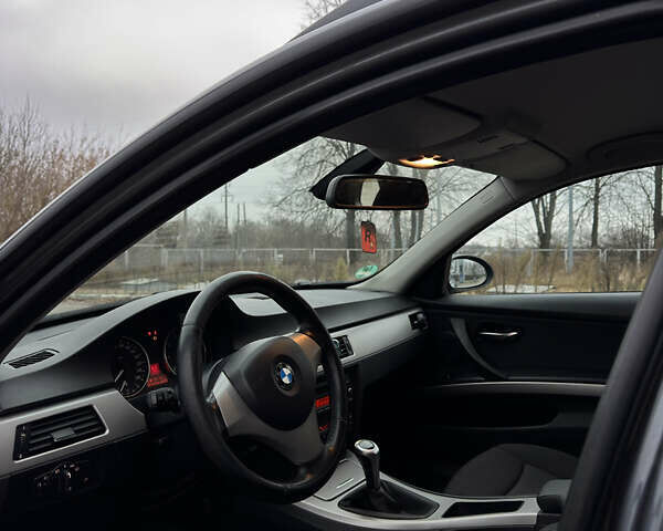Сірий БМВ 3 Серія, об'ємом двигуна 2 л та пробігом 241 тис. км за 5400 $, фото 8 на Automoto.ua