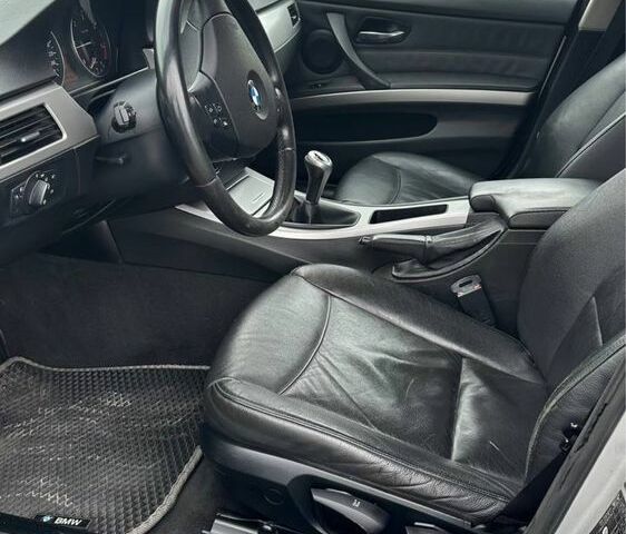 Серый БМВ 3 Серия, объемом двигателя 2 л и пробегом 288 тыс. км за 6450 $, фото 10 на Automoto.ua