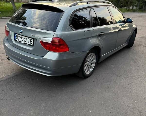 Серый БМВ 3 Серия, объемом двигателя 2 л и пробегом 263 тыс. км за 6500 $, фото 18 на Automoto.ua