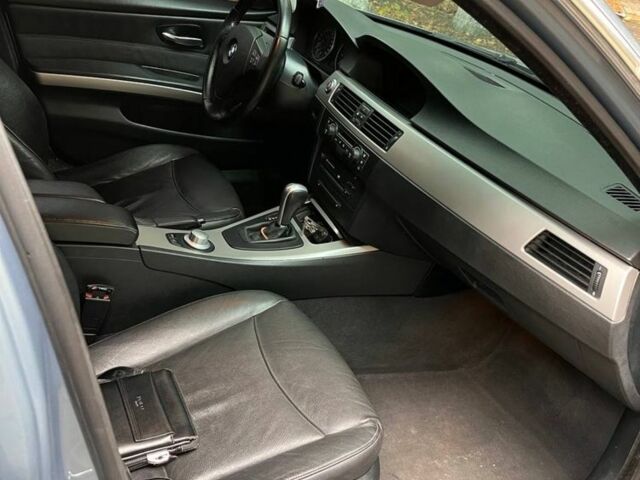 Серый БМВ 3 Серия, объемом двигателя 3 л и пробегом 320 тыс. км за 8750 $, фото 13 на Automoto.ua