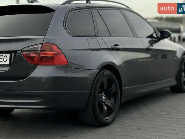 Сірий БМВ 3 Серія, об'ємом двигуна 2.99 л та пробігом 358 тис. км за 9700 $, фото 2 на Automoto.ua