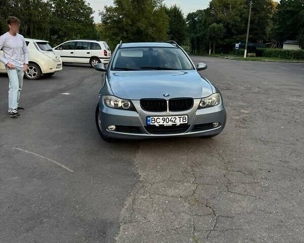 Серый БМВ 3 Серия, объемом двигателя 2 л и пробегом 263 тыс. км за 6500 $, фото 5 на Automoto.ua