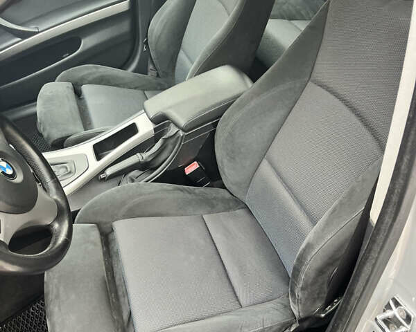 Сірий БМВ 3 Серія, об'ємом двигуна 2.99 л та пробігом 263 тис. км за 11000 $, фото 31 на Automoto.ua