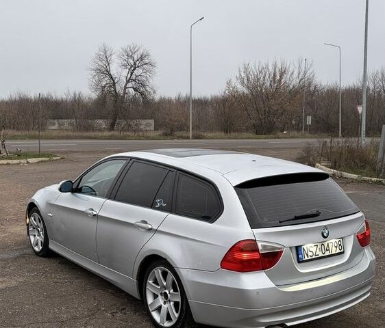 Серый БМВ 3 Серия, объемом двигателя 2 л и пробегом 300 тыс. км за 3300 $, фото 6 на Automoto.ua