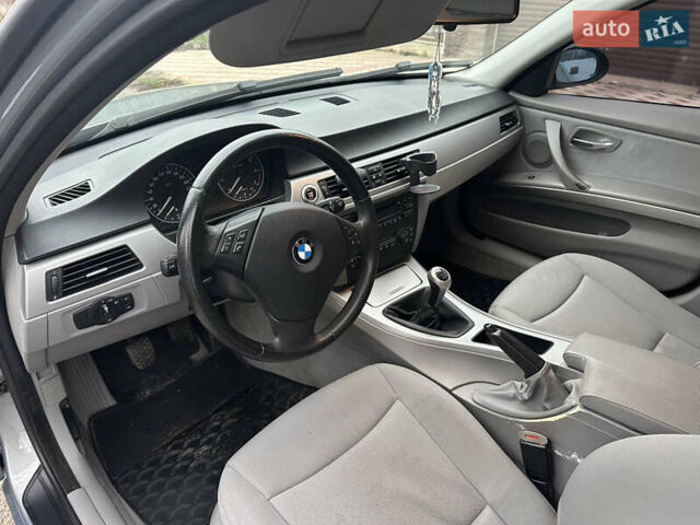 Серый БМВ 3 Серия, объемом двигателя 2 л и пробегом 250 тыс. км за 5950 $, фото 6 на Automoto.ua