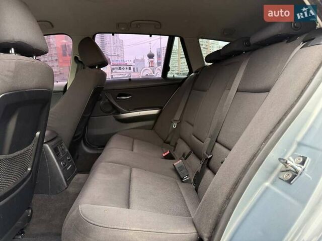 Сірий БМВ 3 Серія, об'ємом двигуна 2 л та пробігом 326 тис. км за 6990 $, фото 9 на Automoto.ua
