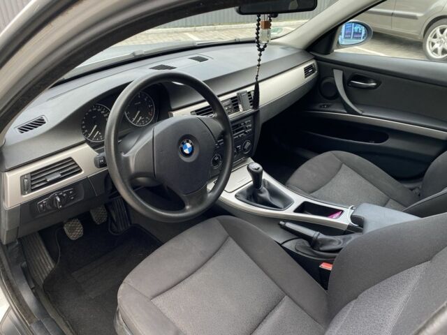 Серый БМВ 3 Серия, объемом двигателя 2 л и пробегом 208 тыс. км за 5500 $, фото 4 на Automoto.ua