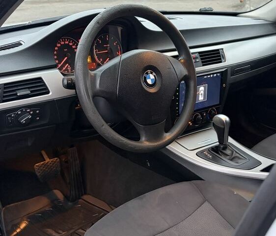 Серый БМВ 3 Серия, объемом двигателя 2 л и пробегом 300 тыс. км за 3300 $, фото 9 на Automoto.ua