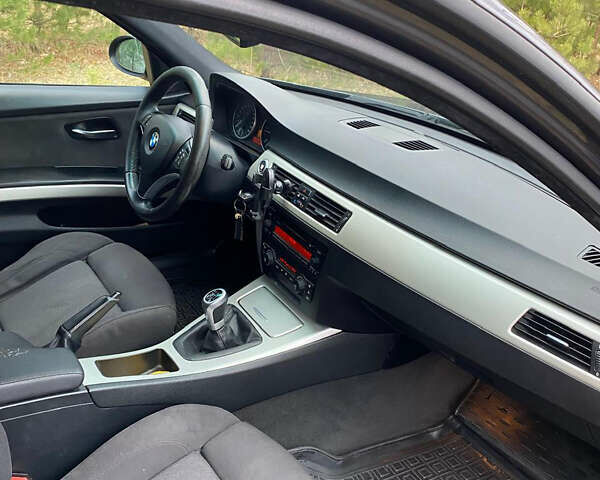 Серый БМВ 3 Серия, объемом двигателя 2 л и пробегом 511 тыс. км за 5900 $, фото 4 на Automoto.ua