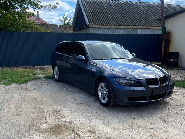 Серый БМВ 3 Серия, объемом двигателя 2 л и пробегом 216 тыс. км за 7500 $, фото 1 на Automoto.ua