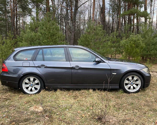 Серый БМВ 3 Серия, объемом двигателя 2 л и пробегом 511 тыс. км за 5900 $, фото 1 на Automoto.ua