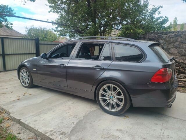 Серый БМВ 3 Серия, объемом двигателя 2 л и пробегом 268 тыс. км за 7900 $, фото 4 на Automoto.ua